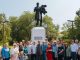 Представители Русского дома в Уральске и горожане у памятника Пушкину